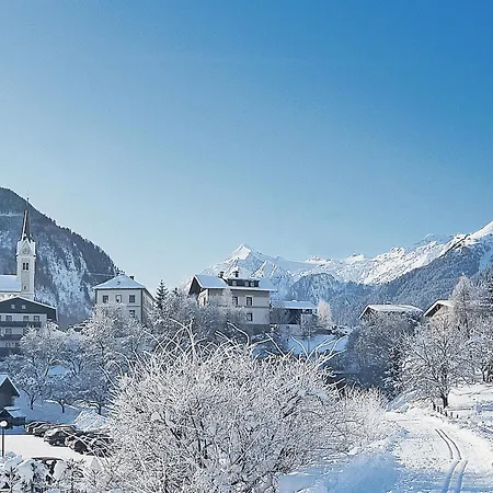 Georgen- Grossglockner-kitzsteinhorn By Interhome Fürstau