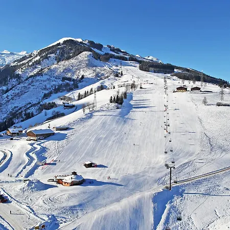 Georgen- Grossglockner-kitzsteinhorn By Interhome